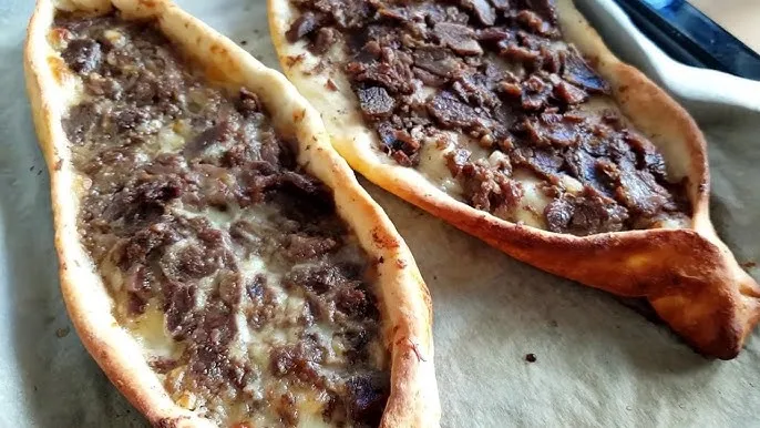 Kavurmalı Pide