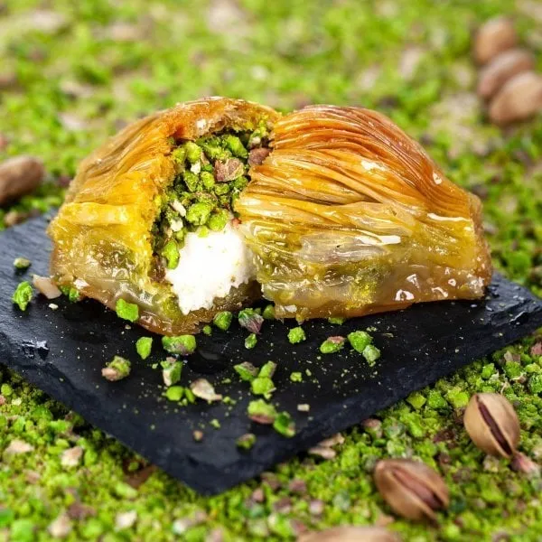 Dondurmalı Midye Baklava