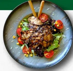 Izgara Tavuk Salata