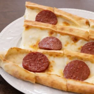 Kaşarlı Sucuklu Pide