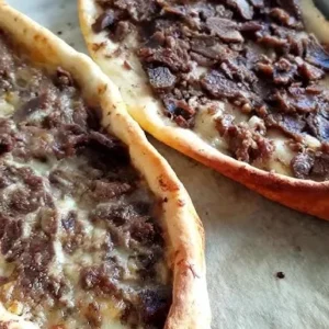 Kavurmalı Pide
