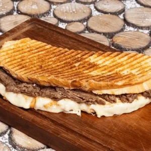 Kavurmalı Tost
